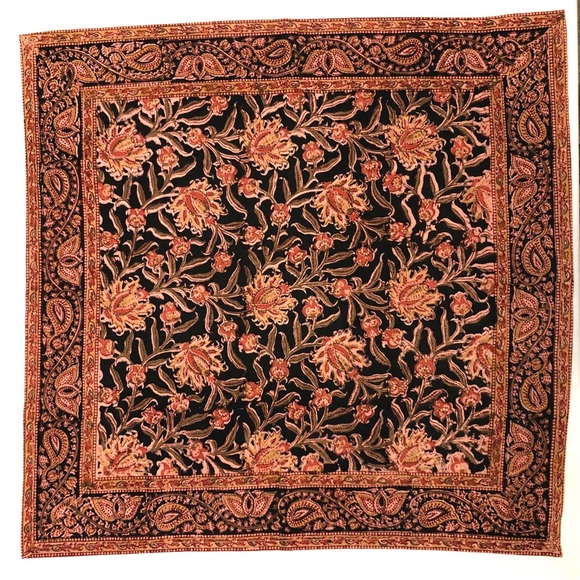 Crate&Barrel | Black Floral Kalamkari Square Napkins, Set of 2 - Picture 4 of 8